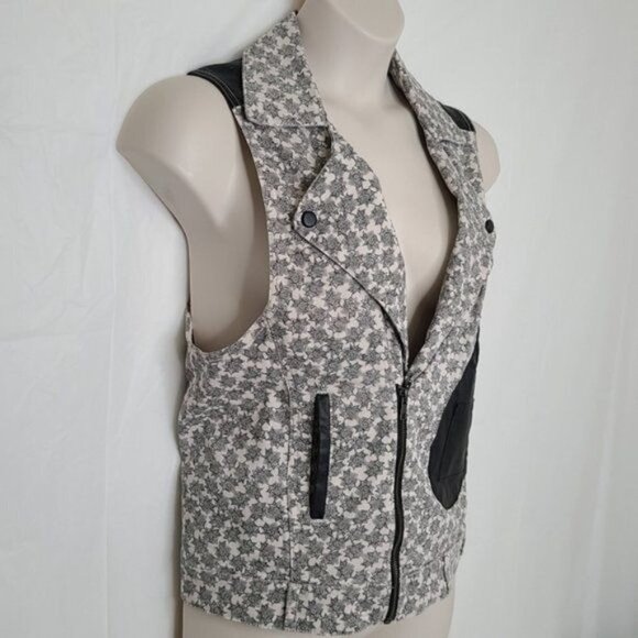 BCBGeneration Asymmetrical Sleeveless Vest - Picture 2 of 5